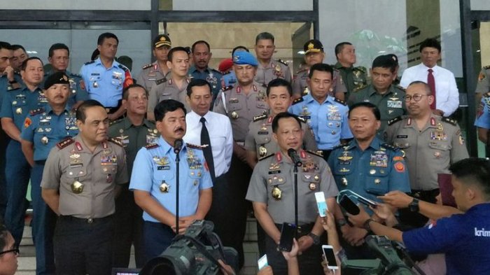 Kapolri dan Panglima TNI: Malam Natal Berlangsung Aman, 'Selamat Natal'