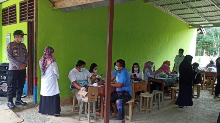 Vaksinasi Covid 19 Berlangsung di SMPN 2 Awayan Balangan, Sasar Warga Sekitar dan Pelajar