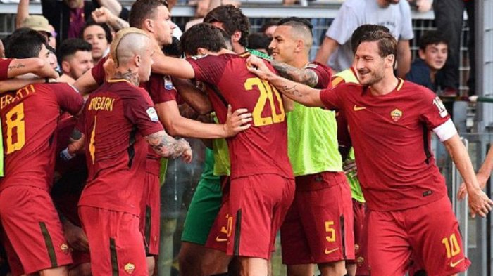 De Rossi Merasa Sangat Kehilangan Totti, ini Alasannya