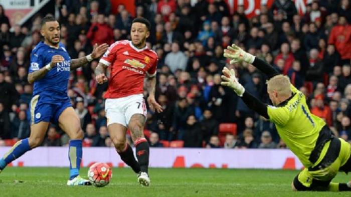 Jelang Tandang ke Old Trafford, Kiper Utama Leicester Masih Jalani Perawatan