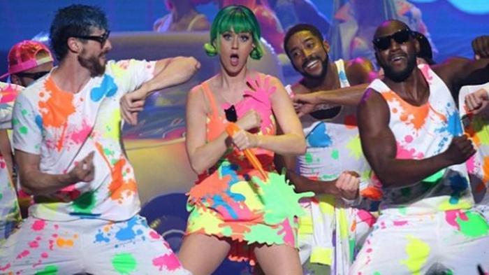 Tata Panggung Konser Katy Perry dari Inspirasinya Sendiri