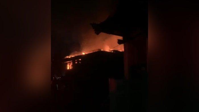 Atap Gedung VIP Rumah Banjar Lanud Bandara Syamsuddin Noor Banjarbaru Hangus Jadi Arang, 60 Persen