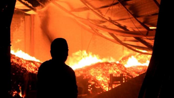 Api Berkobar di Dekat Pusat Perbelanjaan Kuningan