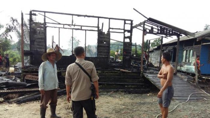 Gara-gara Konsleting Listrik, Tiga Rumah di Kotabaru Terbakar