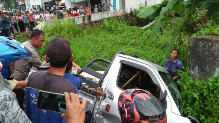Lalu Lintas Mendadak Macet, Ternyata Ada Sopir Terjepit Pikap di Km 34, Ini Kondisinya