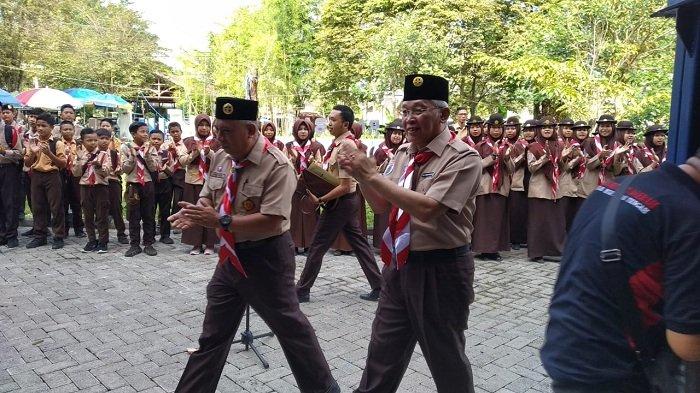 Peringati Hari Bapak Pramuka Indonesia, Kwarcab HST Bagi-bagi Sembako