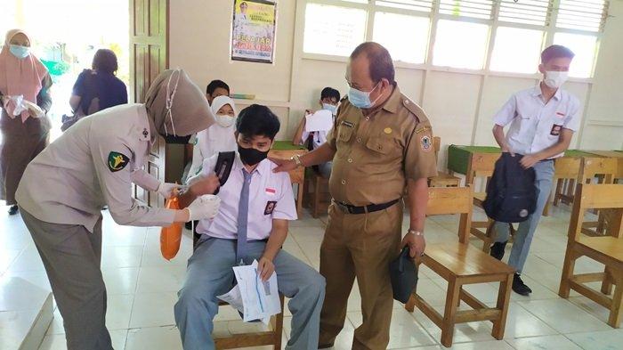 Nomor Induk Kependudukan Bermasalah, Sejumlah Siswa SMAN 5 Banjarmasin Tertunda Divaksin Covid-19