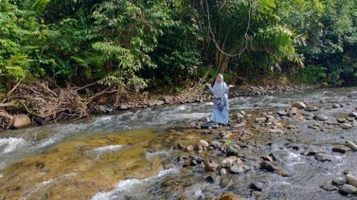 Wisata Kalsel : Serunya Bermain Pasir Sambil Menikmati Udara Sejuk di Desa Atiran HST
