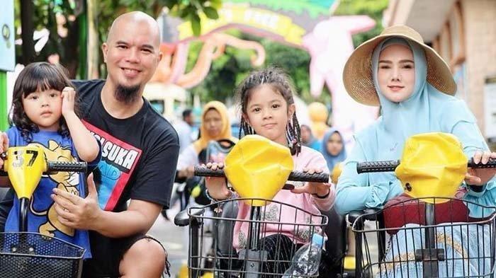 Unggahan Mulan Jameela dan Empat Anaknya Penuh Doa, Bandingkan dengan Foto Ahmad Dhani yang Diprotes