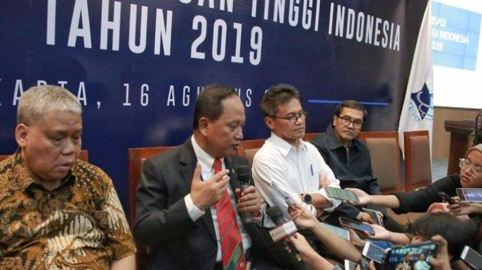 DAFTAR LENGKAP, Inilah 45 Universitas Negeri dan Swasta Terbaik menurut Kemenristekdikti