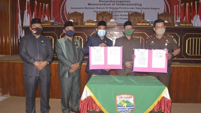 Bekerja Sama dengan Kejari, Syairi Mukhlis Berharap Produk Hukum DPRD Jadi Lebih Bagus