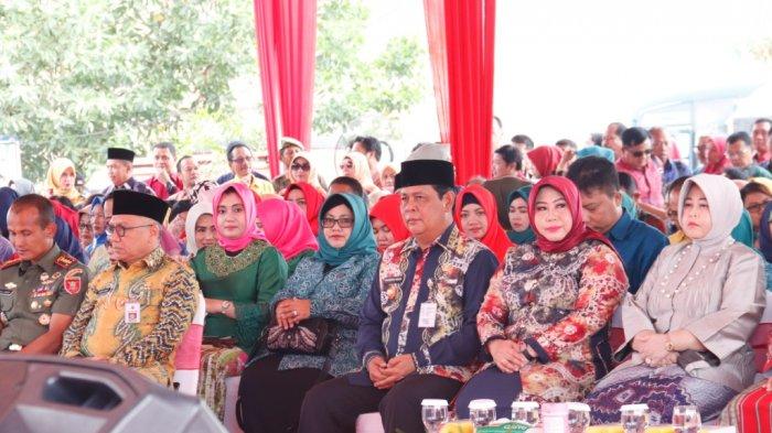 Ketua TP PKK Kota Banjarbaru Hadiri Pembukaan Pameran dan Gelar Dagang Hari Keluarga Nasional XXVI