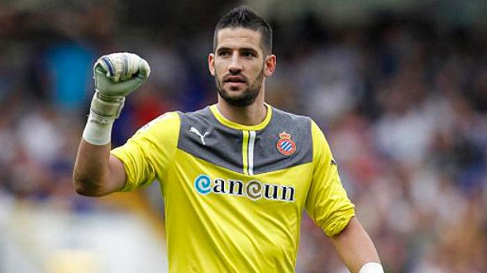 Kiko Casilla Gantikan Iker Casillas