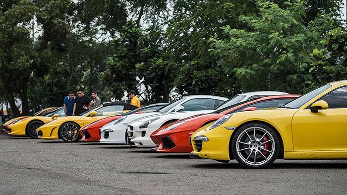 Dealer Mobil Bersaing Pertahankan Konsumen Loyal