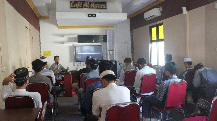 Akademi Ramadhan Bimbing Remaja Barabai Jadi Idola