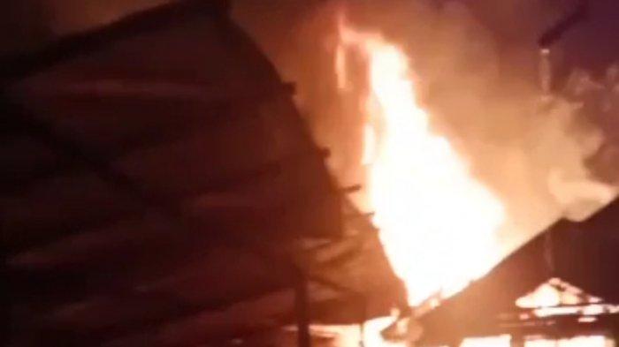 Satu Unit Rumah Hangus Terbakar di Pantai Hambawang HST, Beruntung Tak Ada Korban Jiwa