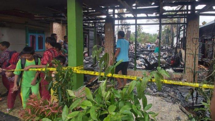 Kebakaran di Kalsel - Api di Sungai Seluang Batola Hanguskan Satu Rumah
