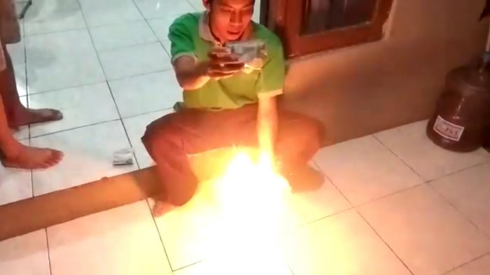 Viral Video Bubuk Kopi Belogo Luwak Terbakar, Riyan Ikut Mencoba Karena Iseng dan Penasaran