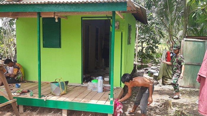 Koramil Simpur Gelar Karya Bakti TNI Rehab Rumah Tak Layak Huni di Kecamatan Simpur HSS