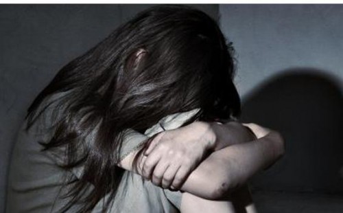 Gadis SMP Digilir Suami Temannya Sendiri