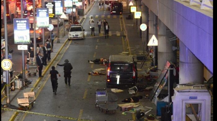 Tiga Pelaku Meledakkan Diri, Potongan Tubuh Berceceran di Bandara Ataturk Turki