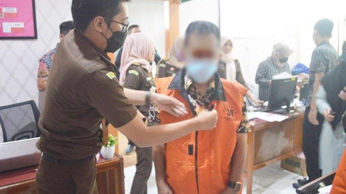 Korupsi di Kalsel - Kasus 30 IPad di Setwan Kota Banjarbaru, Dua Orang Masuk Lapas