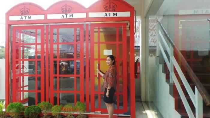 Wah Keren, Kotak Telepon Merah Inggris Ada di Banjarmasin Loh