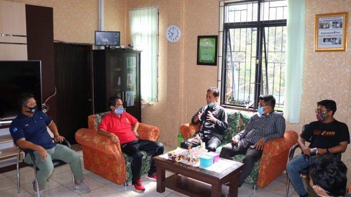 Sambut Kunjungan Bawaslu Banjar, Kadiskomindostandi : Siap Sebarkan Informasi Pilkada Banjar 2020