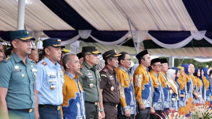HADIR - Ketua DPRD Kalsel, Supian HK dan sejumlah anggota dewan menghadiri peringatan Hari Jadi ke-60 Kabupaten Tabalong, Senin (8/12/2025).