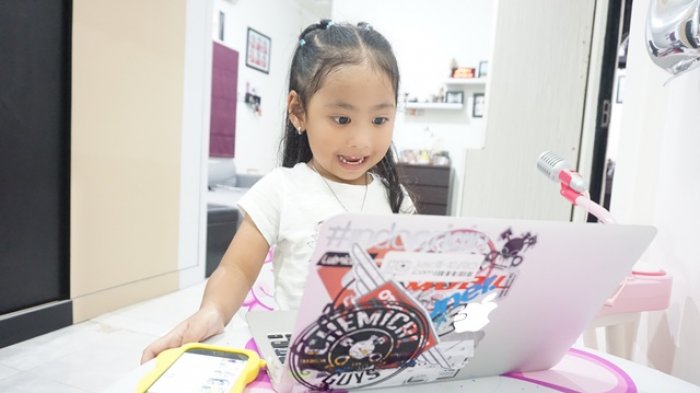 Ini Penjelasan Psikolog Mengapa Anak Harus Diawasi Orangtua Saat Nge-vlog