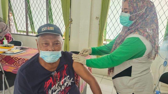Data Sasaran Vaksinasi Lansia di Banjarmasin Selisih 9 Ribu