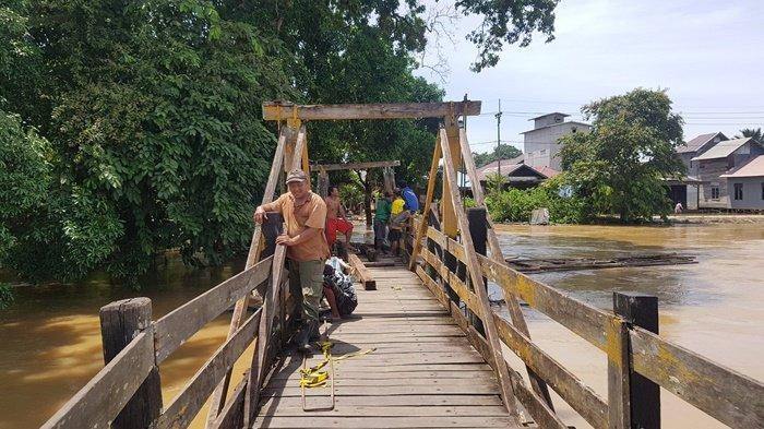 Pasca Putus Total, Jembatan Pingaran Ilir Kabupaten Banjar Dibongkar, Kayu Ulin Disimpan