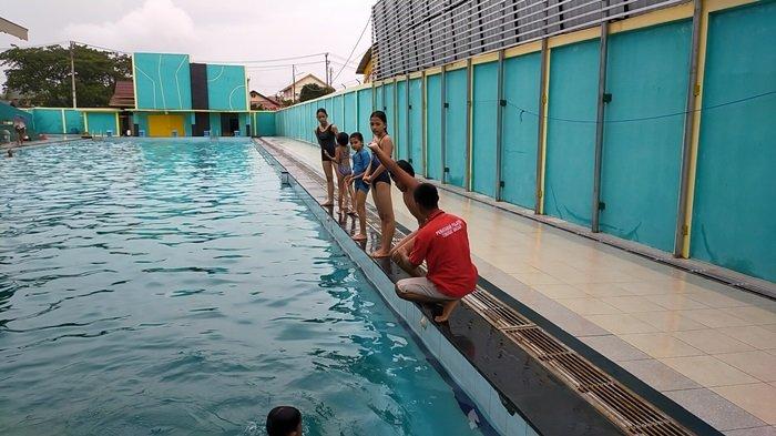 Musim Hujan Atlet Loncat Indah Kalsel Tetap Semangat Berlatih