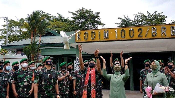 Yashirin kamerada jinsiy aloqada bolgan turmush qurgan juftliklar