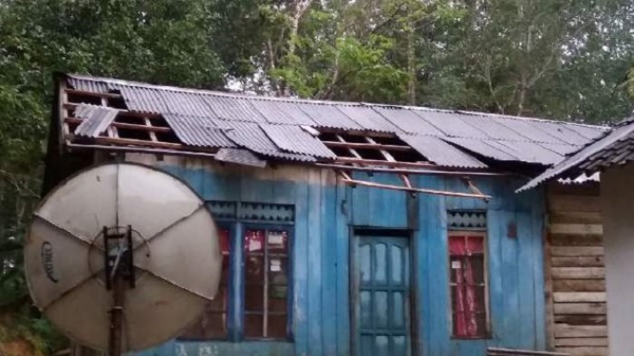 Lagi, Angin Puting Beliung Ngamuk, 5 Rumah di Tanbu Rusak