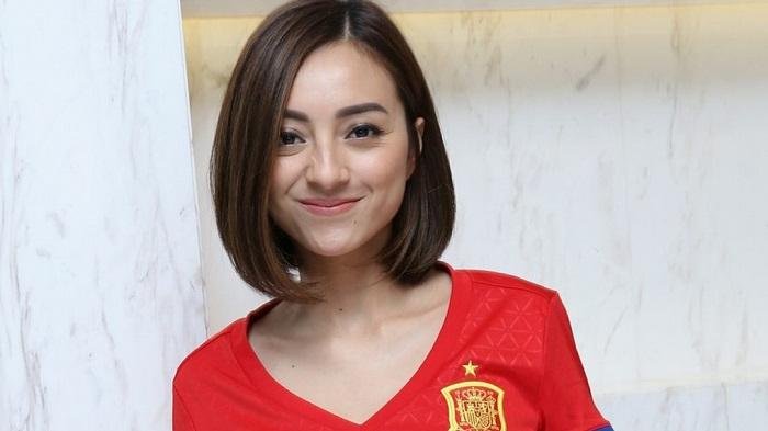 Lolita Agustine Siapkan 3 Baju untuk Lebaran, Padahal Jelas-jelas Tak Merayakan