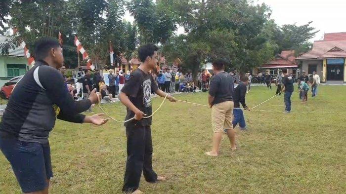 Ramaikan HUT ke-77 Kemerdekaan RI, Tonton Lomba Tarik Tambang Gembira Kecamatan Martapura