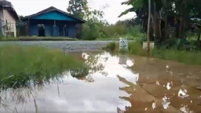 Warga Tak Melepas Ranjang Darurat Sebelum Banjir Surut di Jejangkit Muara Kalsel