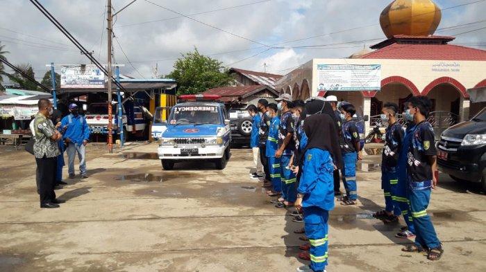 Lurah Hikun Tabalong Lepas Relawan untuk Bantu Pembersihan di Lokasi Pascabanjir HST