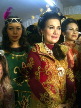 Bu Lurah Kertak Hanyar Pun Jadi Ratu