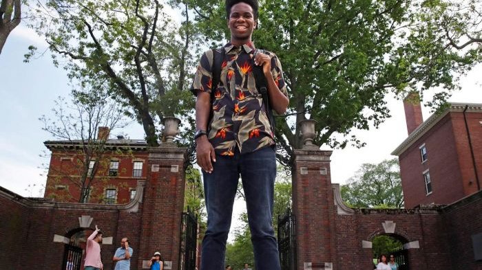 Bingung Menulis Untuk Tesis, Mahasiswa Harvard Ini Serahkan Album Rap, Hasilnya Tak Disangka