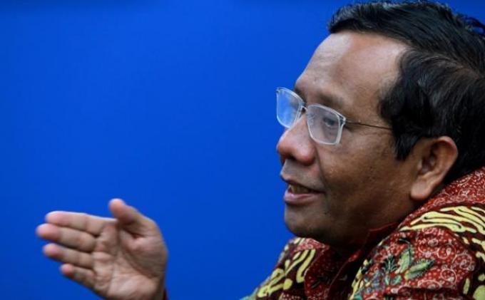 Viral di YouTube! Mantan Ketua Mahkamah Konstitusi Mahfud MD Kritik Abu Janda di Acara ILC