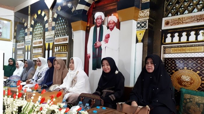 Khikmad, Haul Siti Khadijah Istri Nabi Oleh Majelis Taklim Wanita Terbesar di HSU