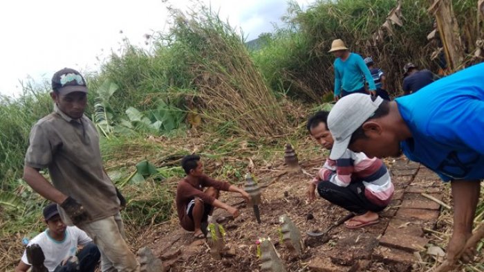 Temuan Makam Tua di Telok Selong, Masih Dicari Dua Lagi