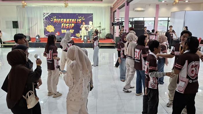 malam puncak penutupan Dies Natalis ke 67 FISIP ULM.12