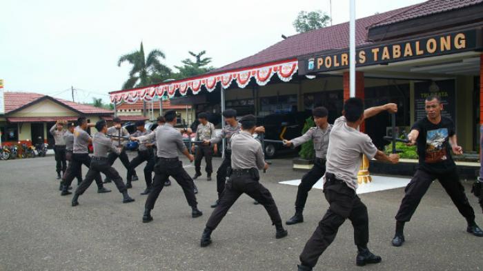 Personil Satuan Sabhara Polres Tabalong Rutin Latihan Bela Diri