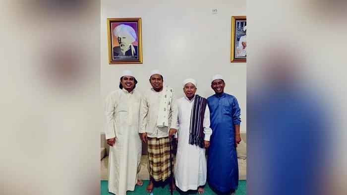 Pengasuh Ponpes Darussalam Martapura dan Habib Banua Jalin Silaturahmi dengan Mardani H Maming