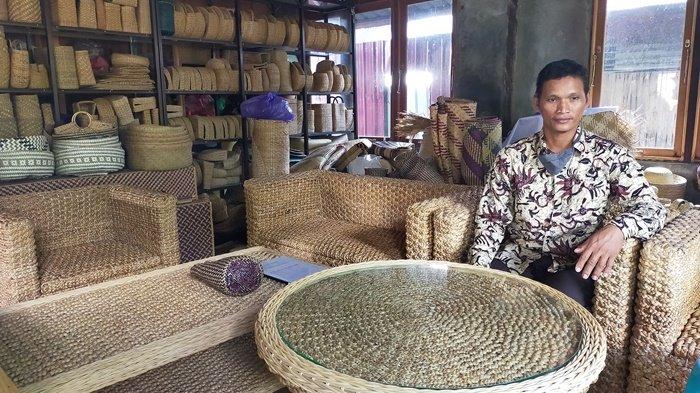 Harganya Jutaan, Kursi Enceng Gondok Pengrajin HSU Ini Ternyata Bisa Awet Bertahun-tahun