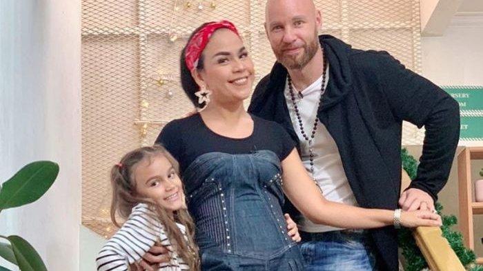 Jumlah Uang yang Dihasilkan Melaney Ricardo Dari Youtube Diungkap, Rio Motret Terkejut