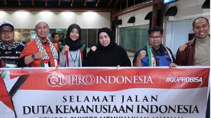 Ada Apa ya? Di Tengah Konflik Artis Cantik Ini Pergi ke Palestina, Nangis di Hadapan Suami dan Anak